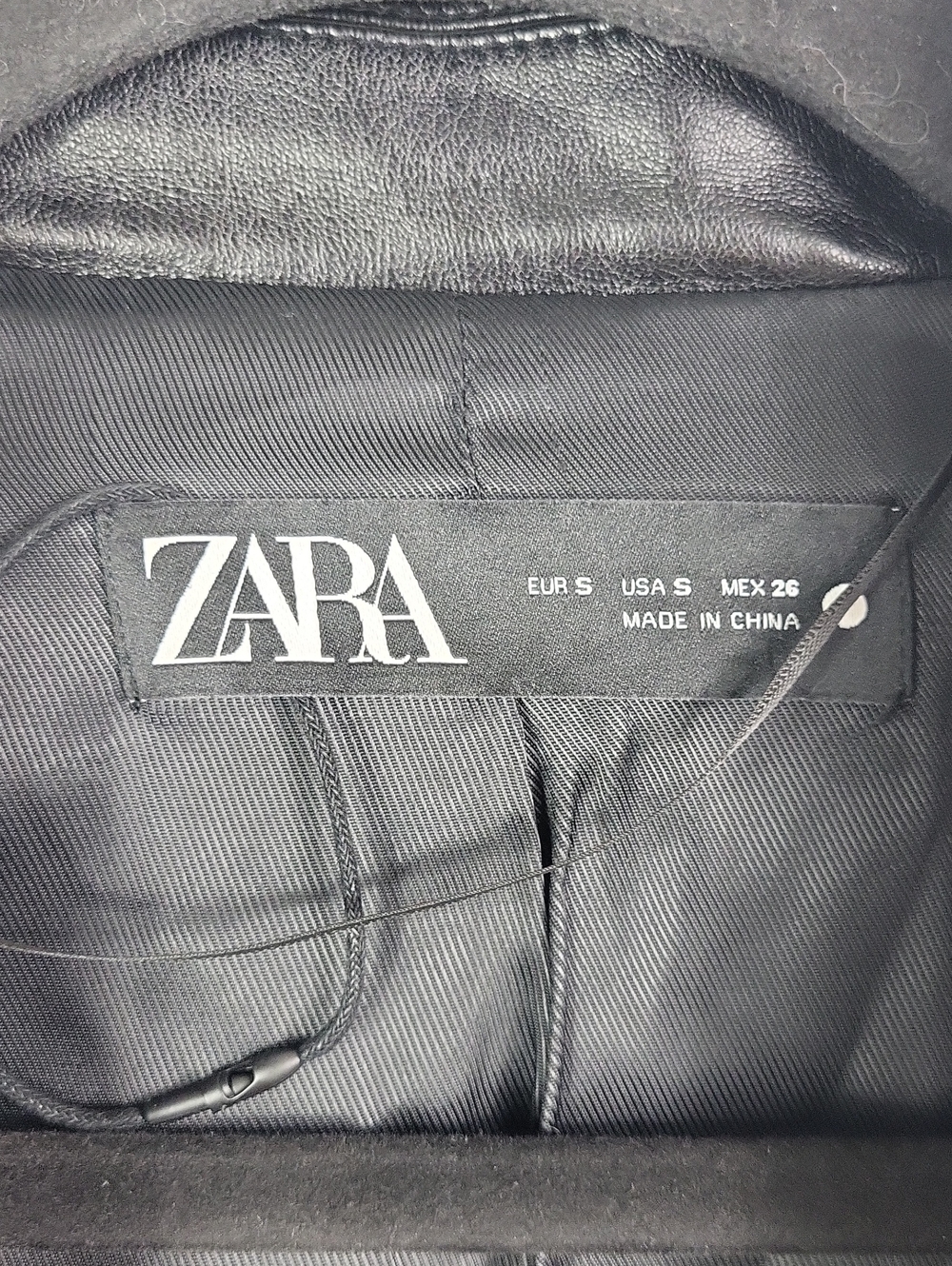 Zara Women's Black Faux Leather Double-Breasted Blazer. Size S - Picture 4 of 16